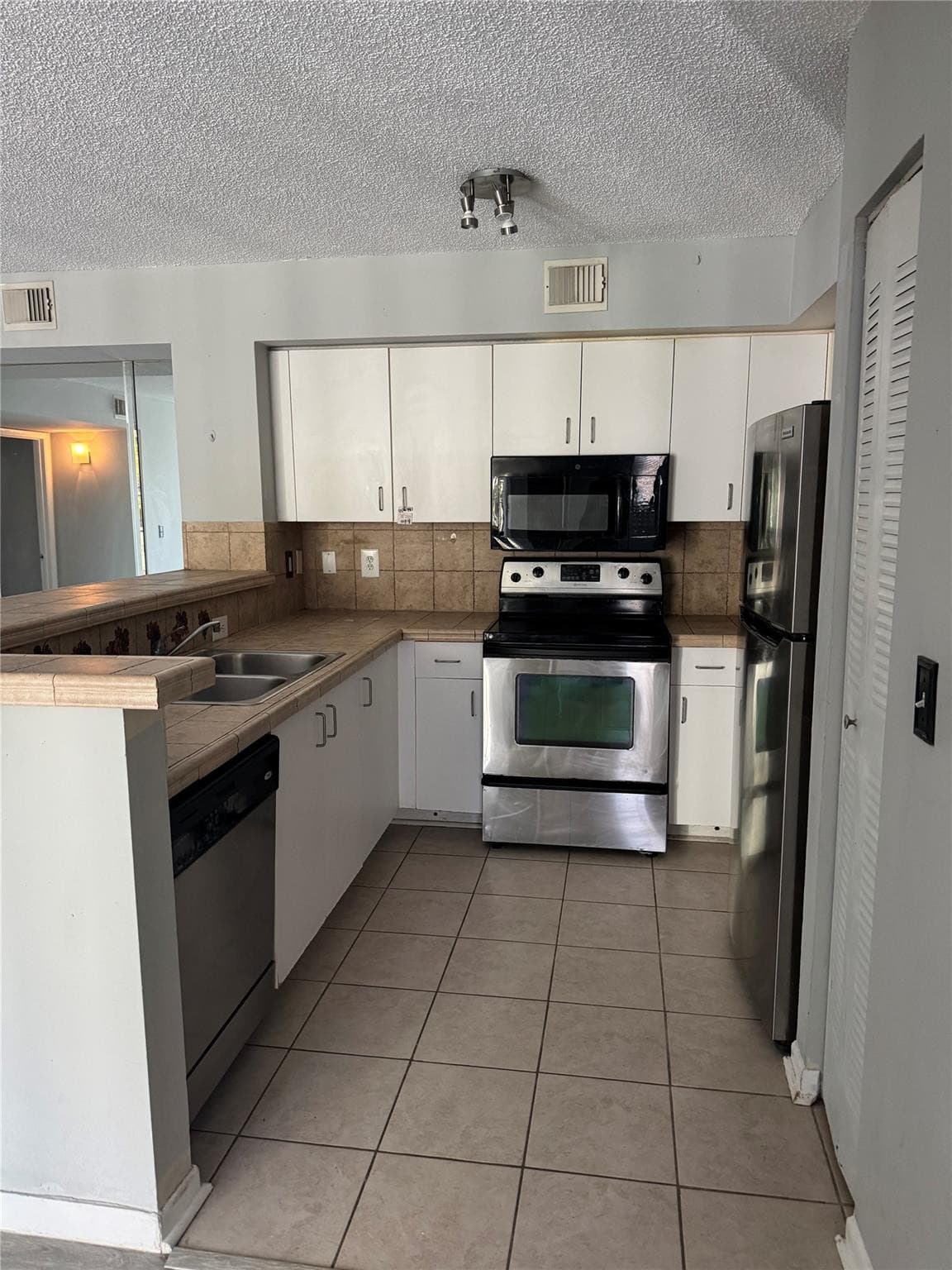 1721 Village Boulevard 204, West Palm Beach, FL 33409 — photo 8 of 11