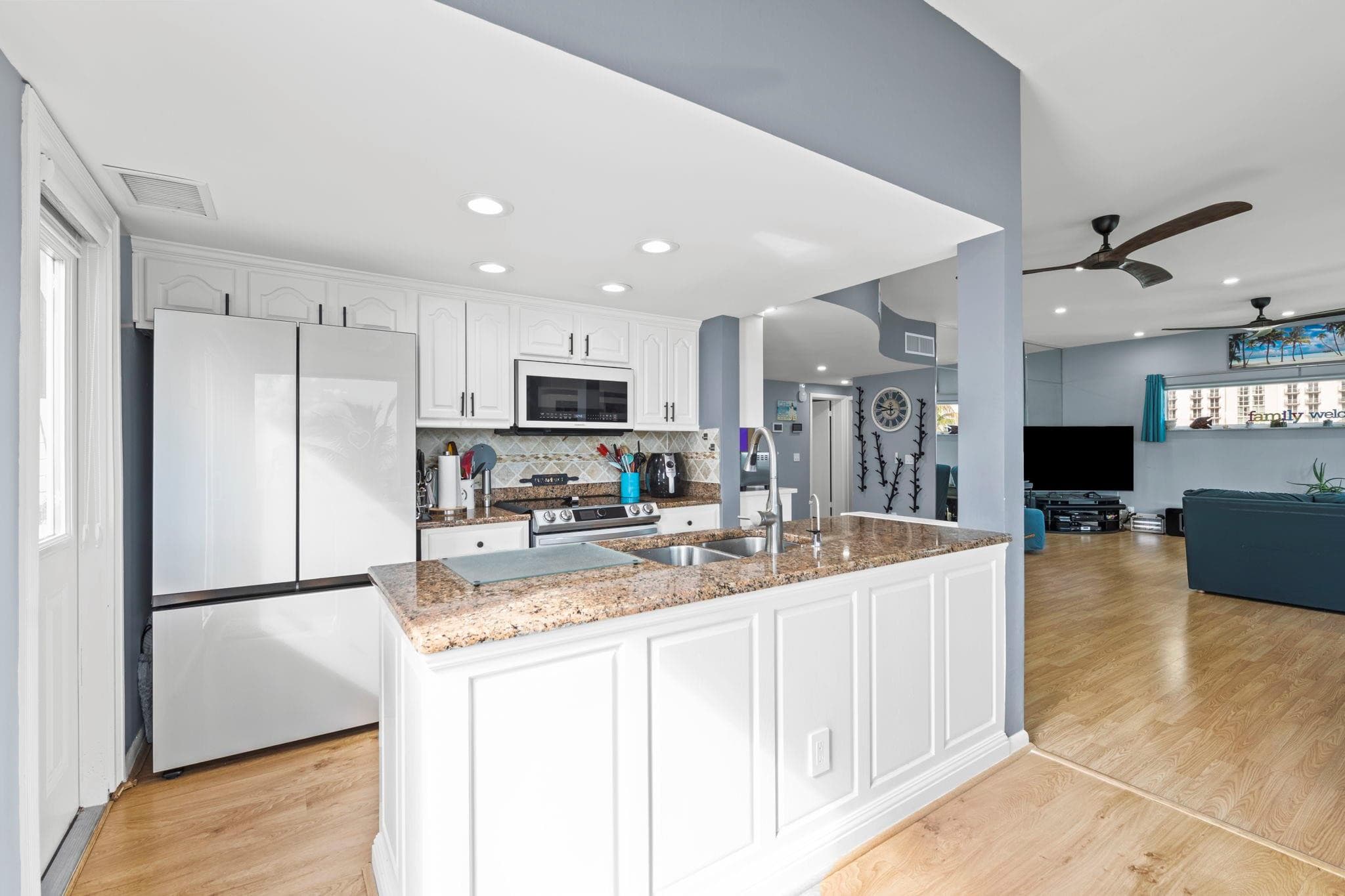 2201 N Surf Road, Hollywood, FL 33019 — photo 13 of 59