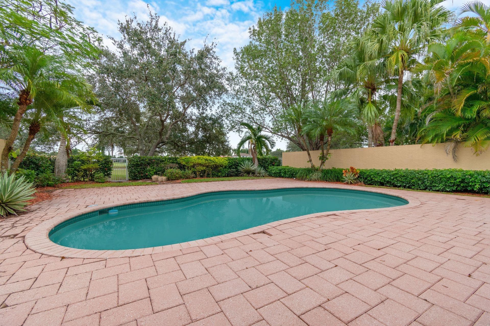 2466 Bay Isle Court 2466, Weston, FL 33327 — photo 4 of 37