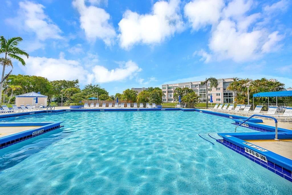 10442 Sunrise Lakes Boulevard 312, Sunrise, FL 33322 — photo 37 of 46