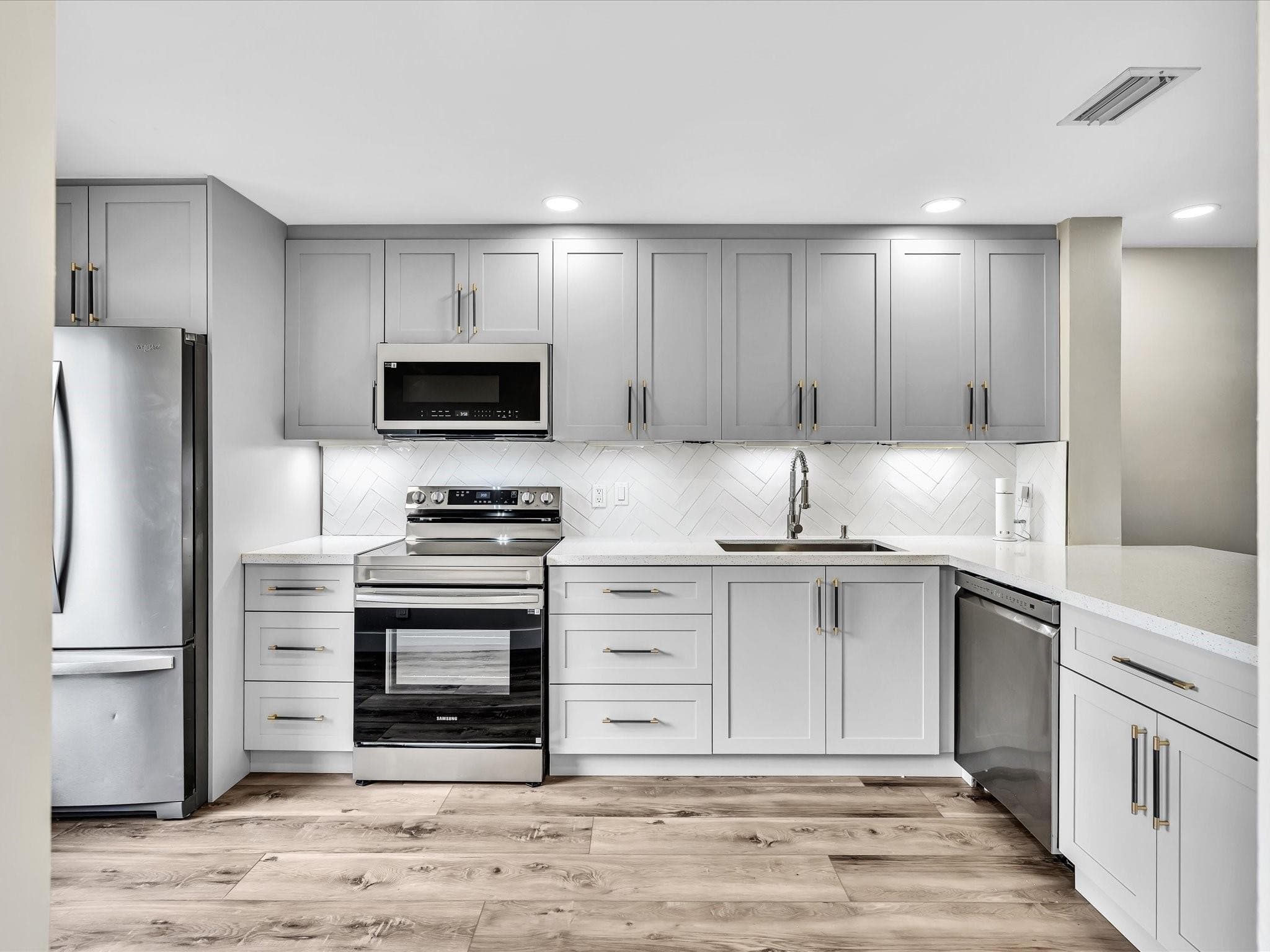 1381 NW 99th Avenue 172, Pembroke Pines, FL 33024 — photo 10 of 94