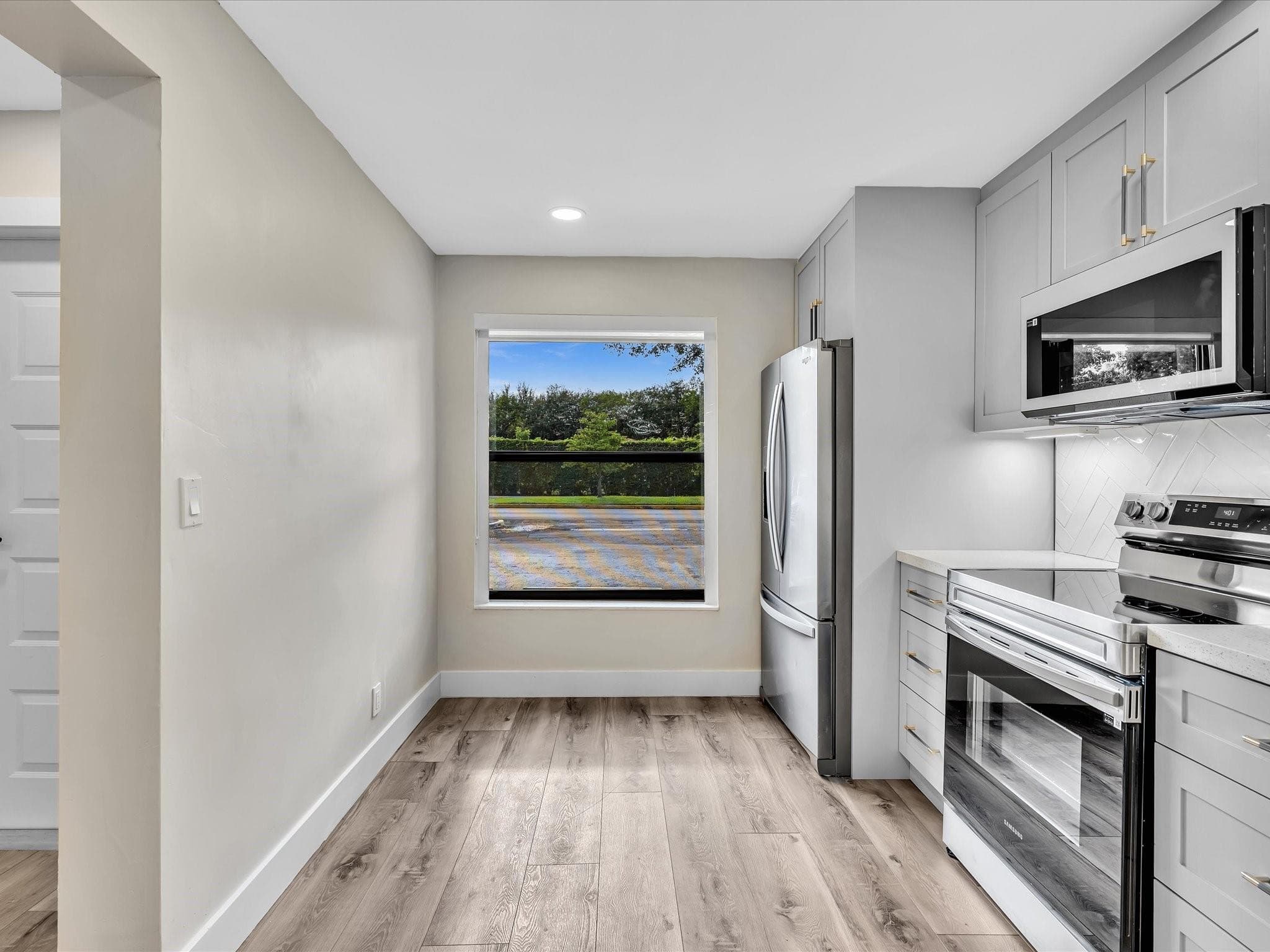 1381 NW 99th Avenue 172, Pembroke Pines, FL 33024 — photo 12 of 94