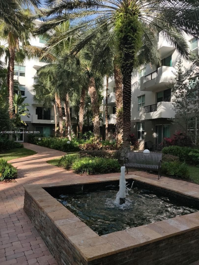 2401 NE 65th Street 608, Fort Lauderdale, FL 33308 — photo 2 of 25