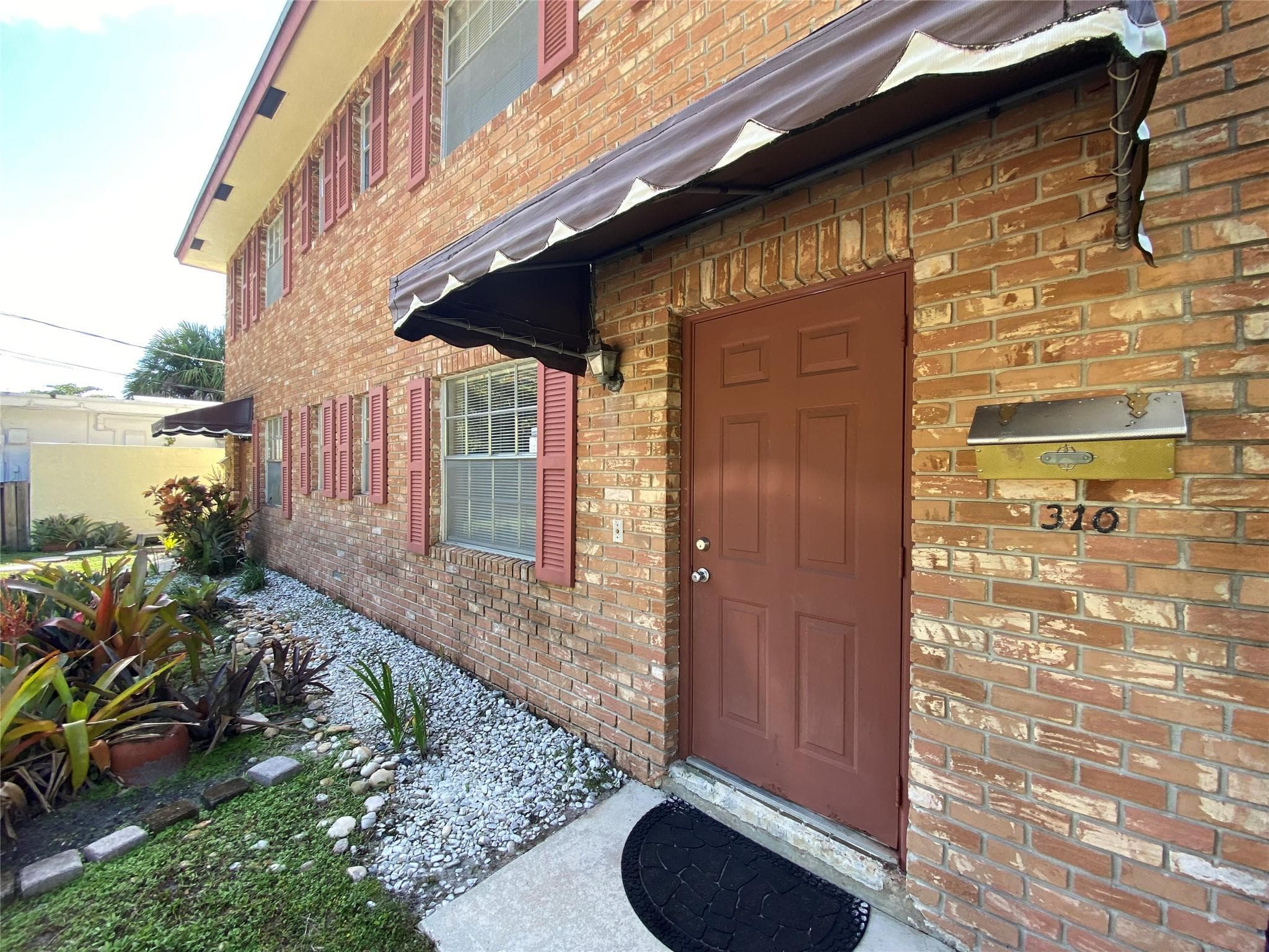 310 SW 11th Court, Fort Lauderdale, FL 33315 — photo 4 of 12
