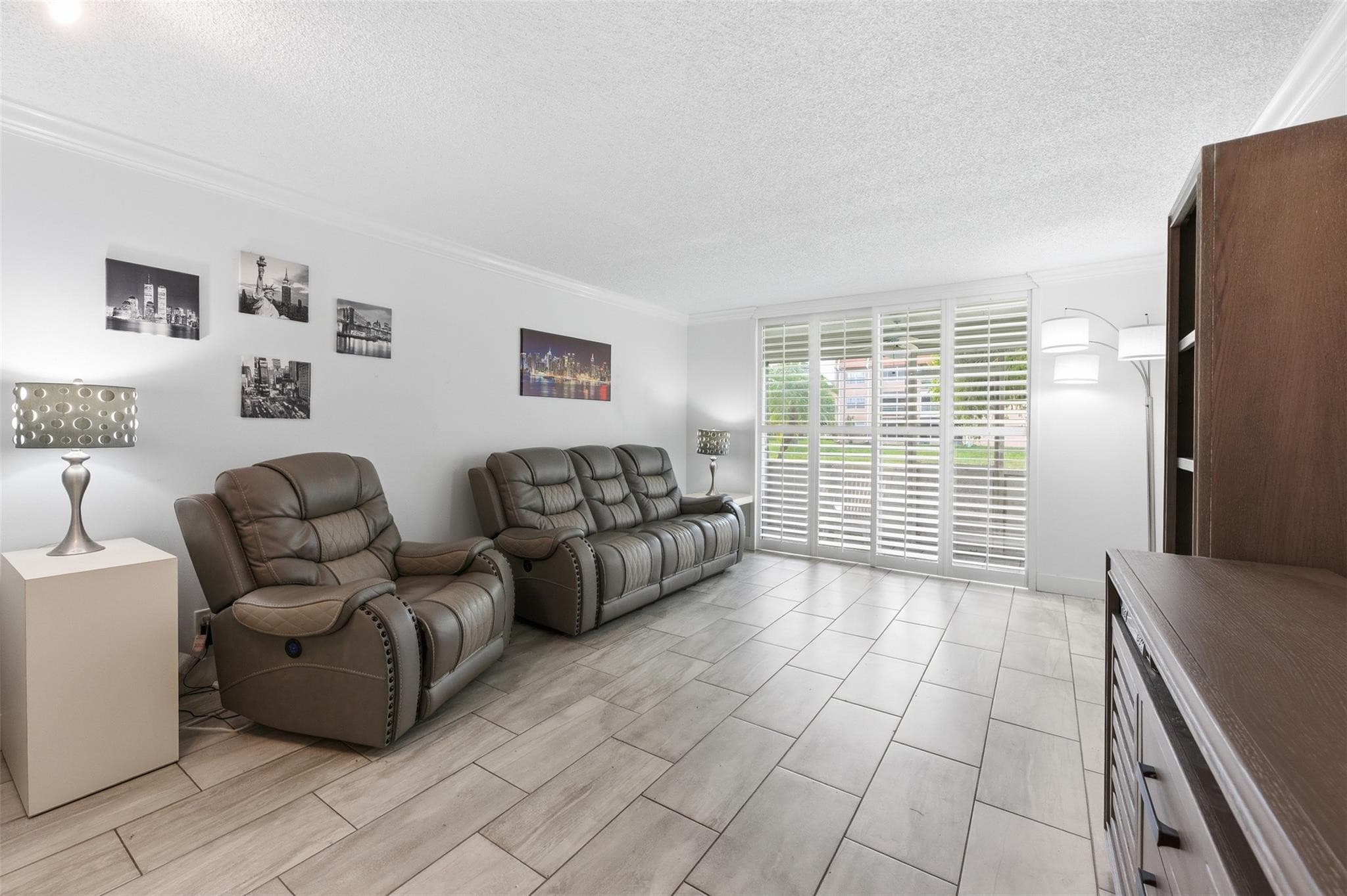 9460 Sunrise Lakes Boulevard 112, Sunrise, FL 33322 — photo 5 of 30