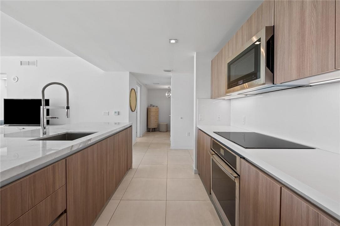 401 N Birch Road 411, Fort Lauderdale, FL 33304 — photo 10 of 27