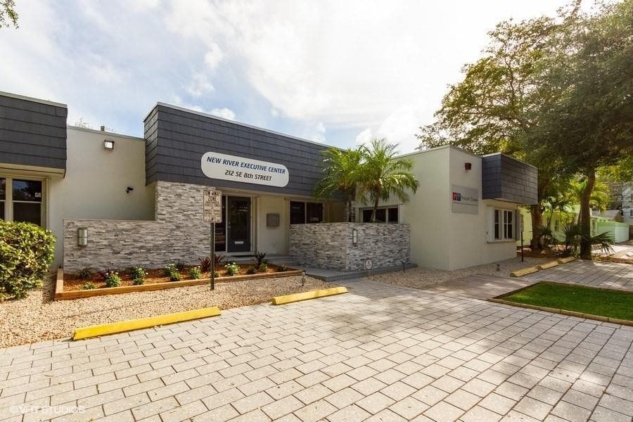 212 SE 8th Street, Fort Lauderdale, FL 33316 — photo 5 of 35