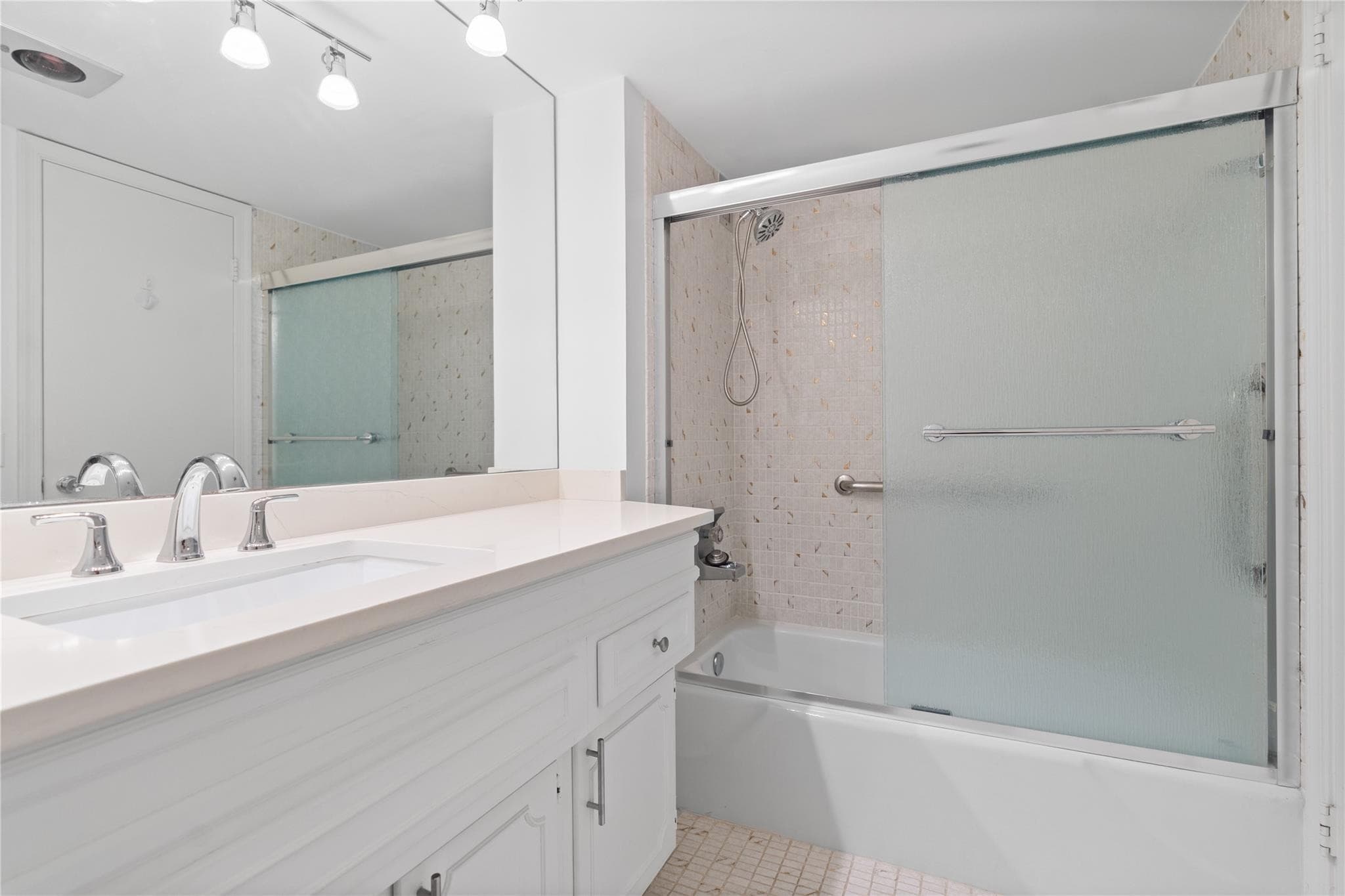 5200 N Ocean Boulevard 710b, Lauderdale-By-The-Sea, FL 33308 — photo 18 of 58
