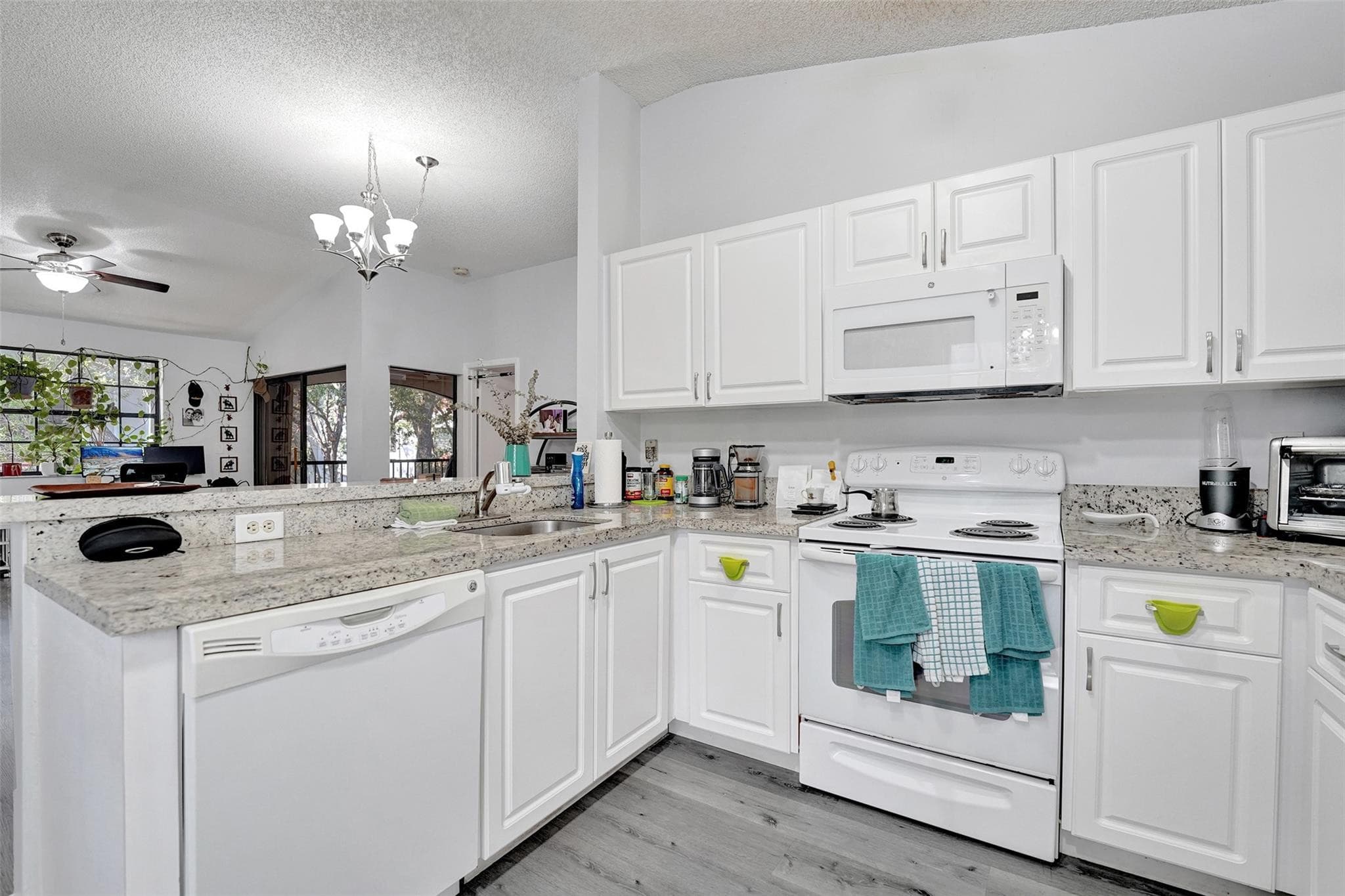 11970 NW 11th Street, Pembroke Pines, FL 33026 — photo 19 of 45