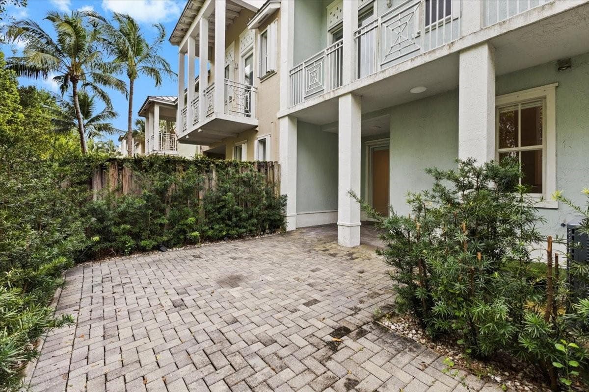 10821 NW 76th Lane 10821, Doral, FL 33178 — photo 12 of 58