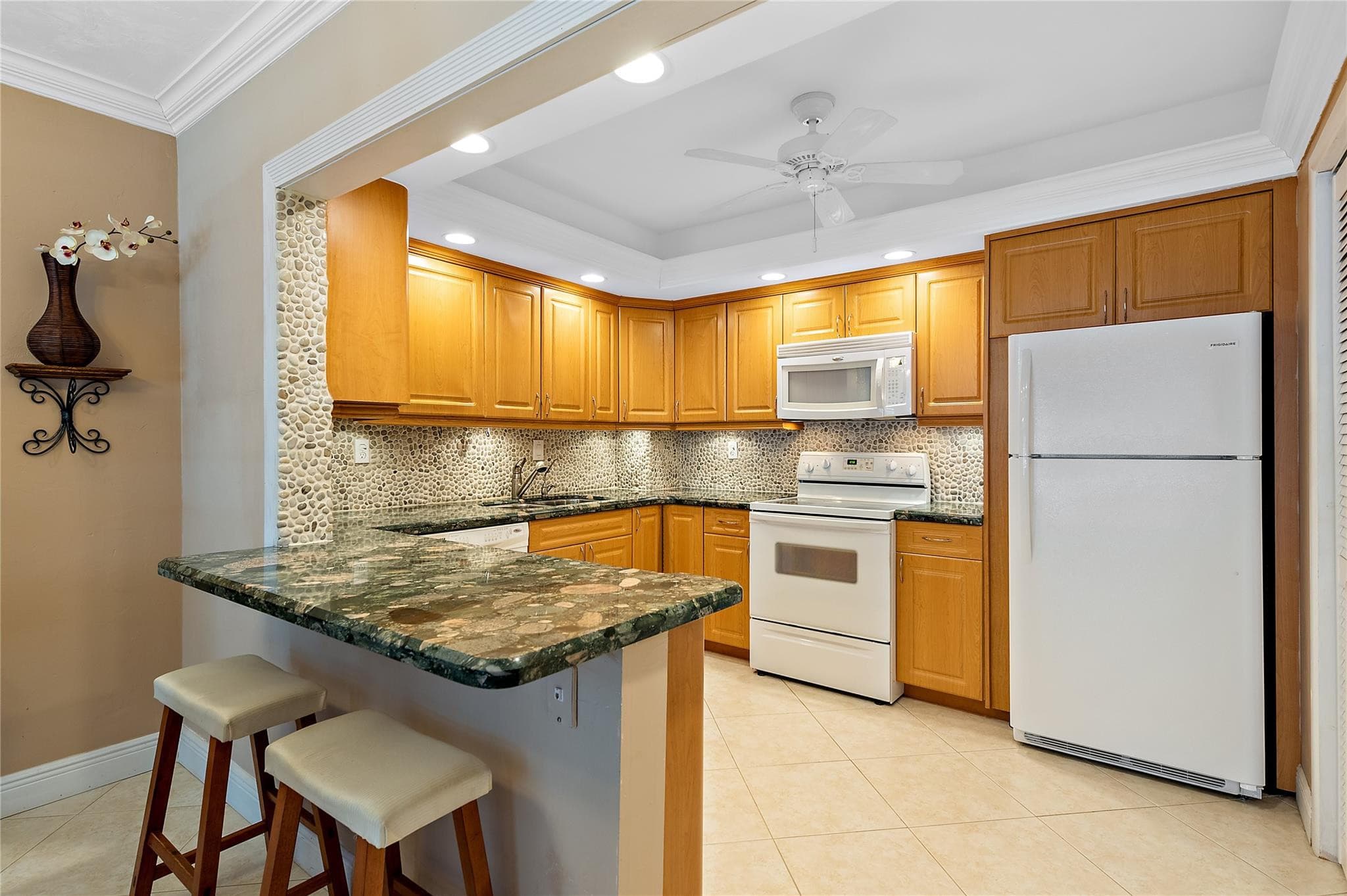 3850 Galt Ocean Drive 904, Fort Lauderdale, FL 33308 — photo 8 of 35