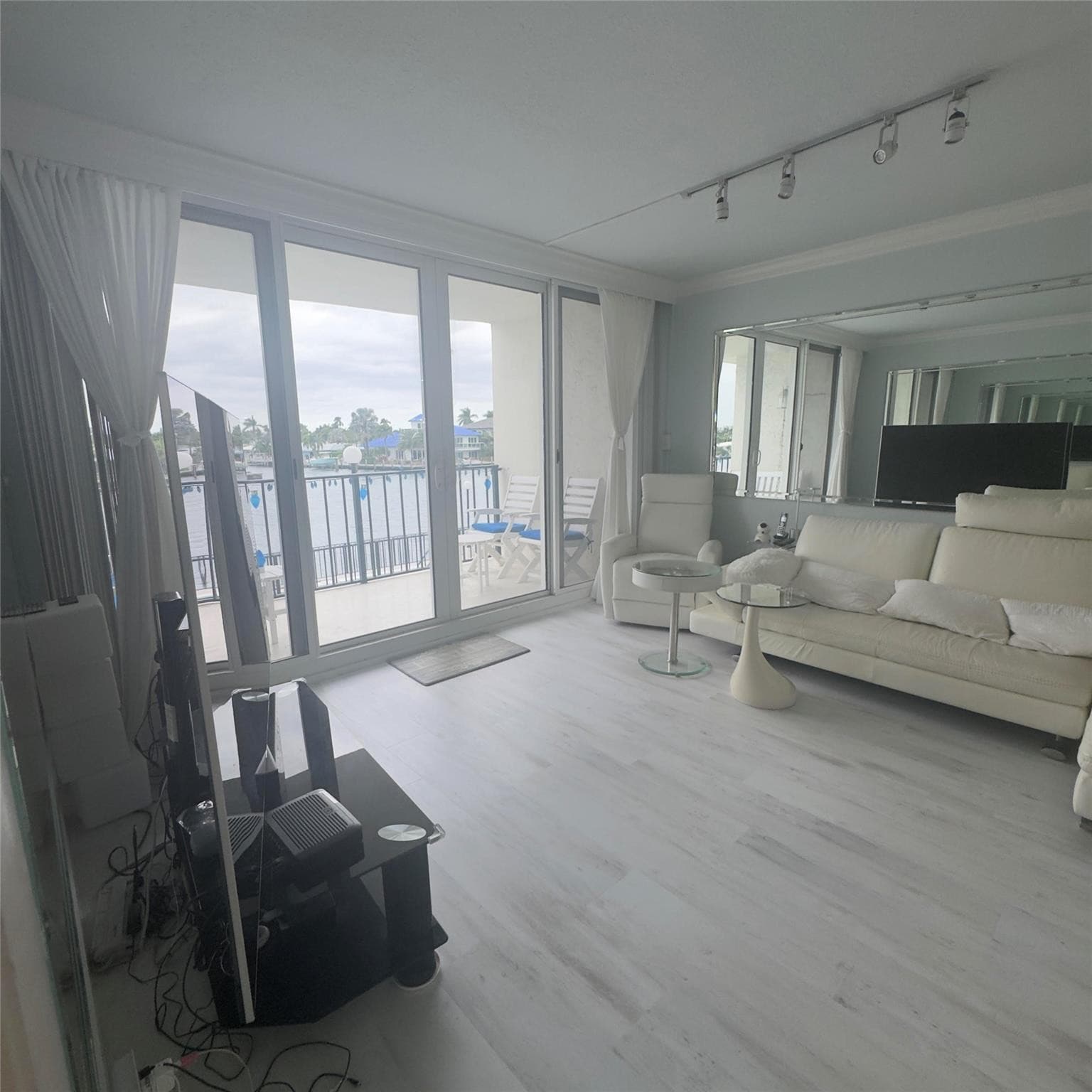 Condominium in Pompano Beach — photo 20 of 34