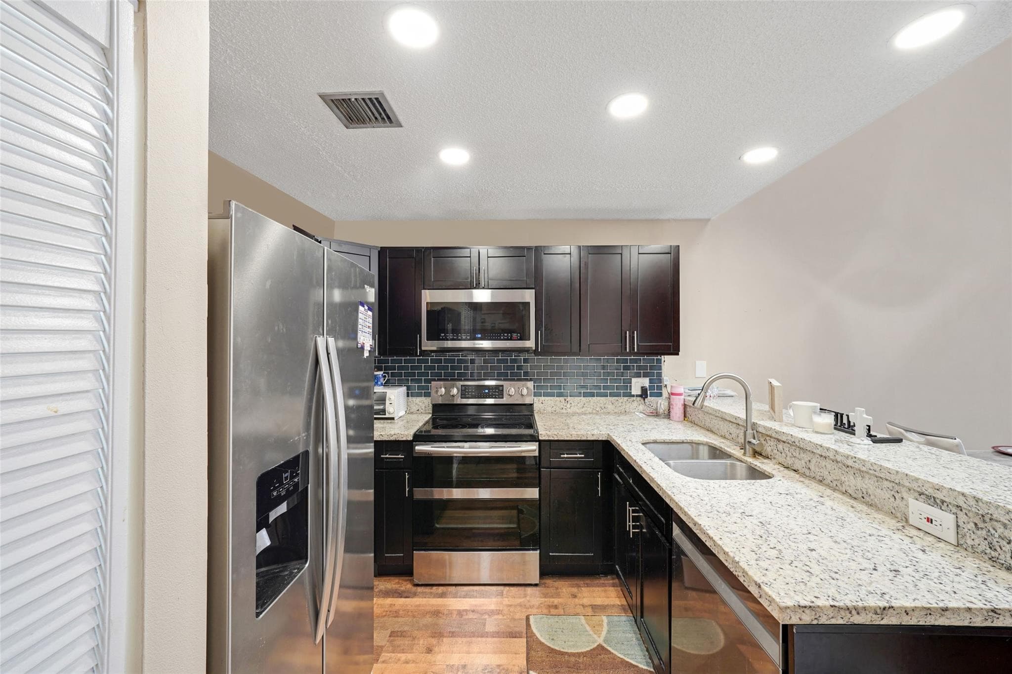 2029 Winners Circle 2029, North Lauderdale, FL 33068 — photo 7 of 18