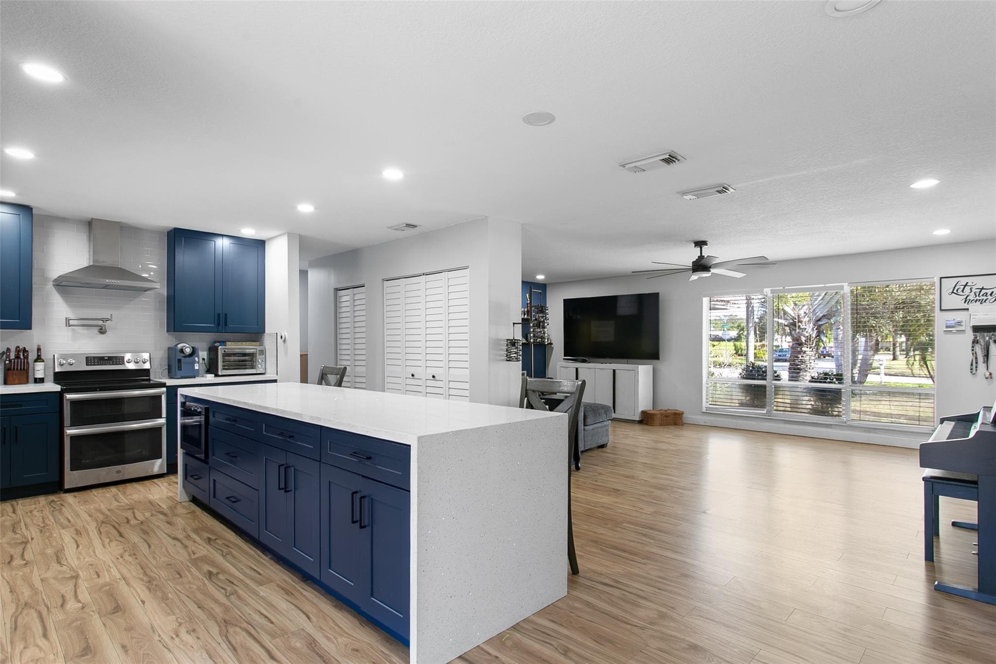 846 Ramblewood Drive, Coral Springs, FL 33071 — photo 5 of 12