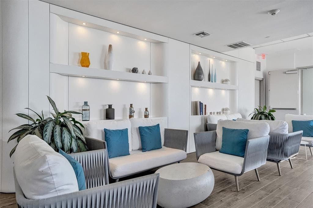 Condominium in Hallandale Beach — photo 6 of 29
