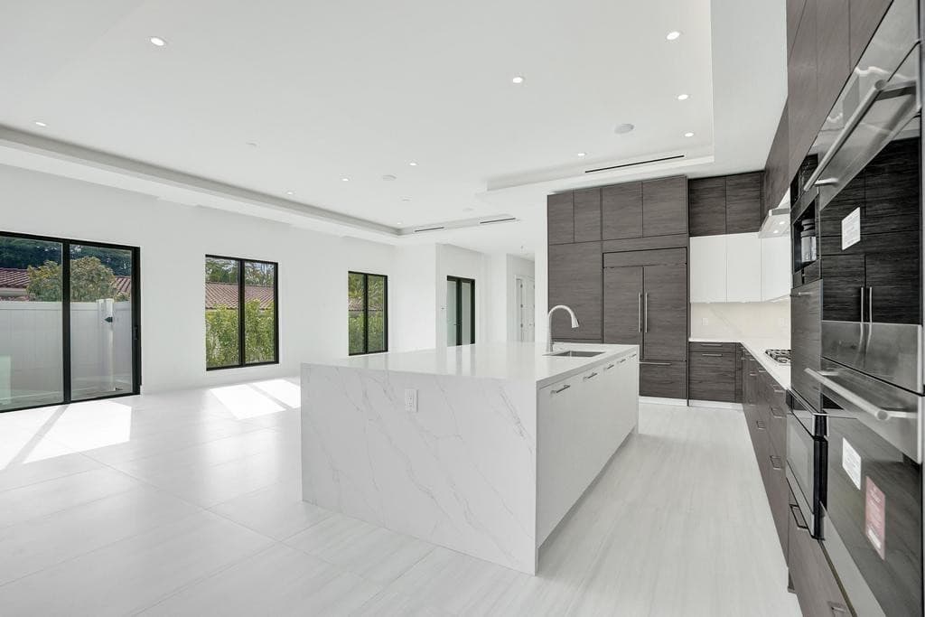 4524 Sea Grape Drive N, Lauderdale-By-The-Sea, FL 33308 — photo 14 of 53
