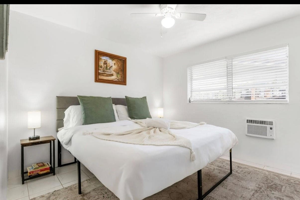 820 NE 16th Avenue 7, Fort Lauderdale, FL 33304 — photo 6 of 9