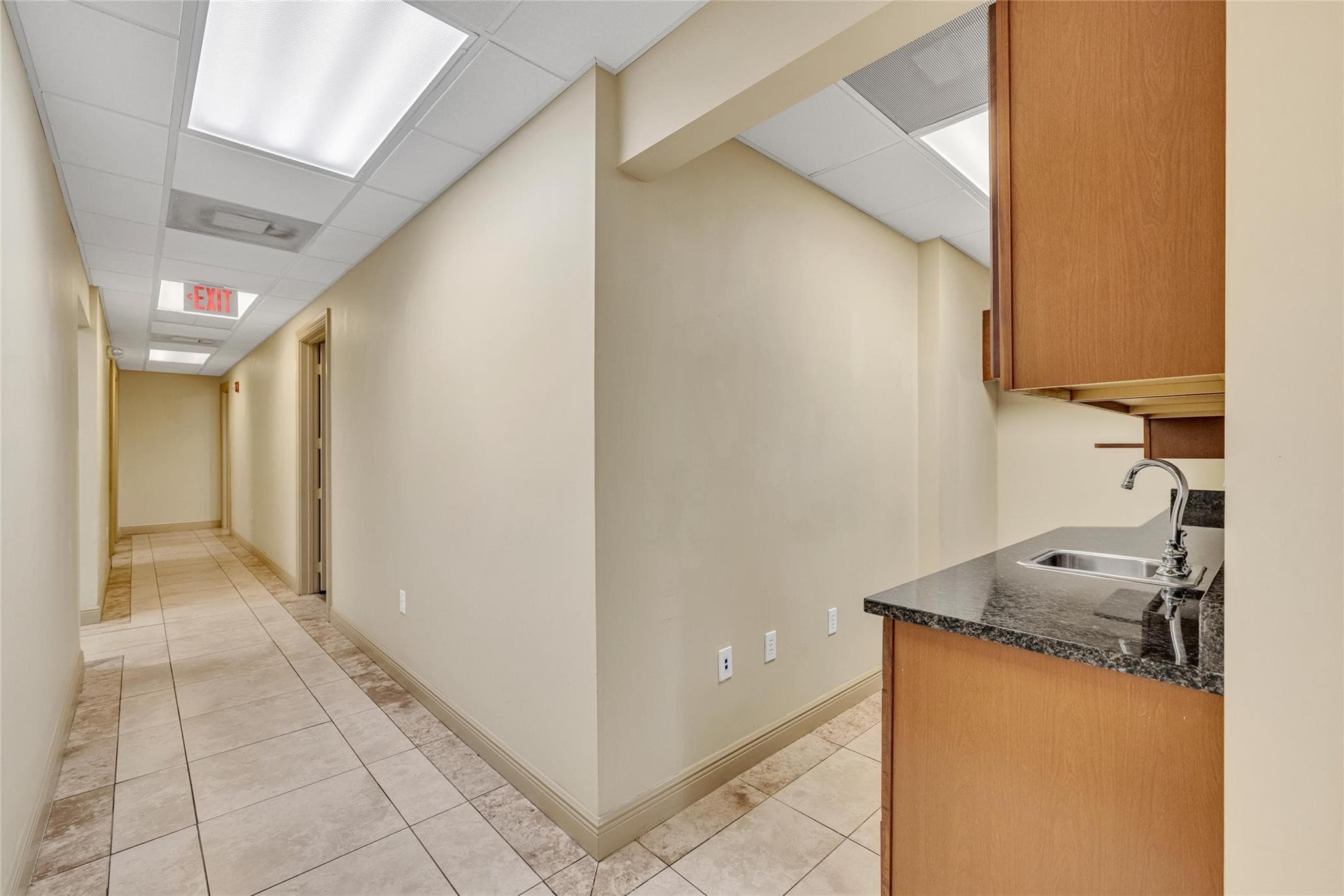 1400 E Oakland Park Boulevard 103, Oakland Park, FL 33334 — photo 20 of 28