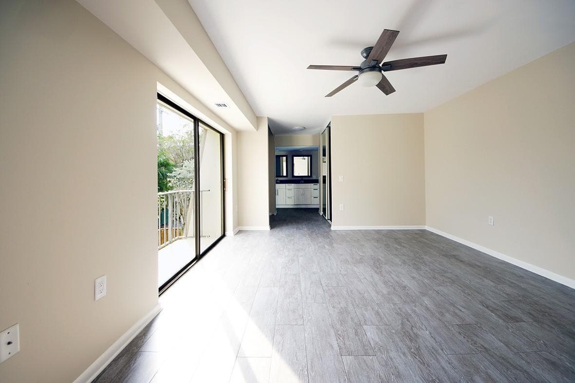1700 Embassy Drive 402, West Palm Beach, FL 33401 — photo 17 of 38