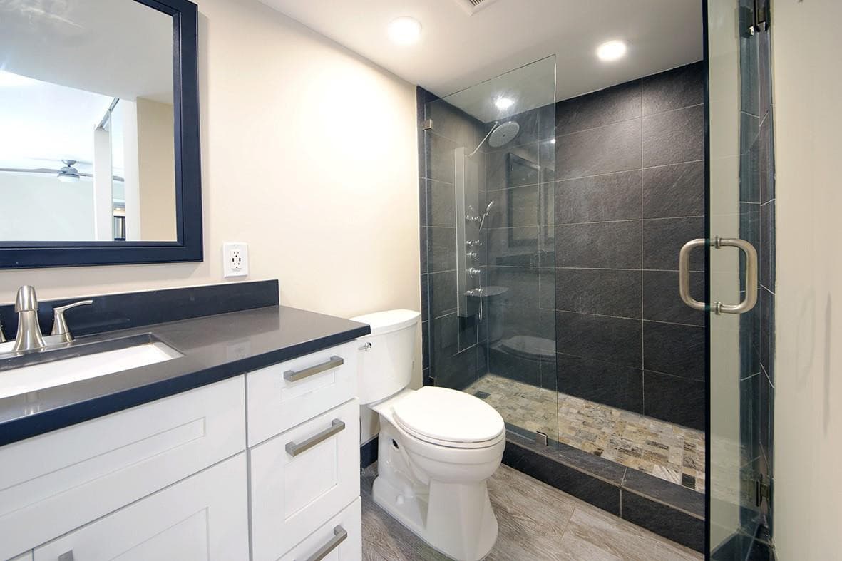 1700 Embassy Drive 402, West Palm Beach, FL 33401 — photo 23 of 38