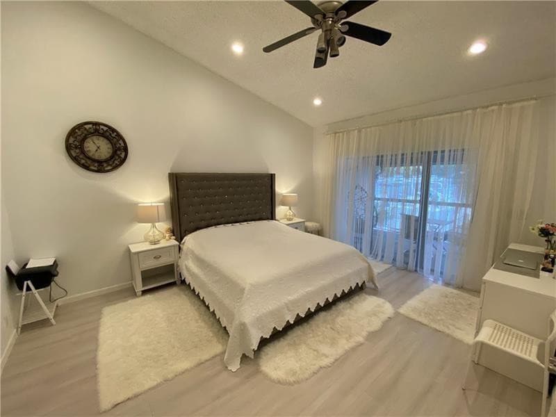 21135 Helmsman Drive O12, Miami, FL 33180 — photo 13 of 33