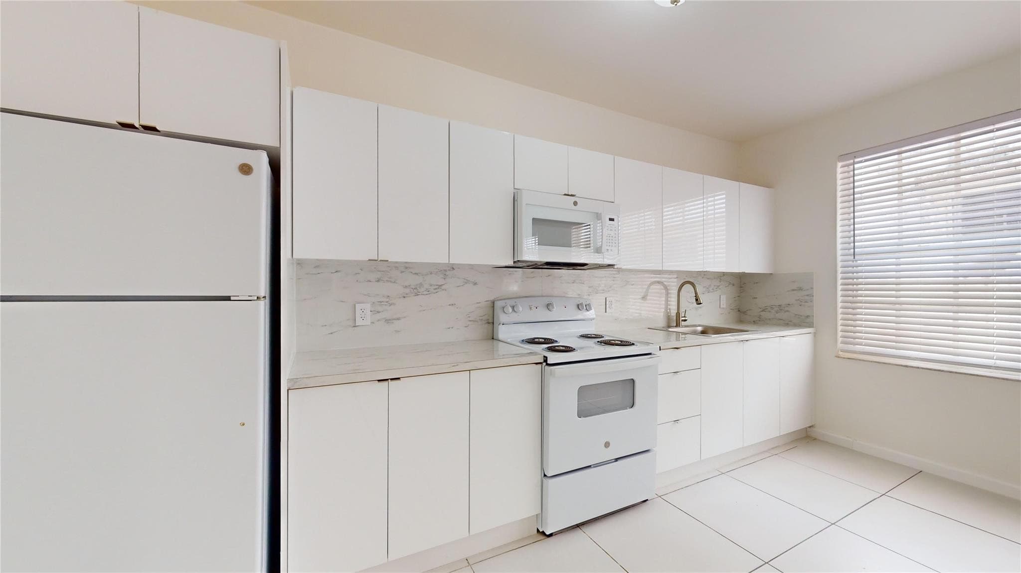 828 Pennsylvania Avenue, Miami Beach, FL 33139 — photo 9 of 10