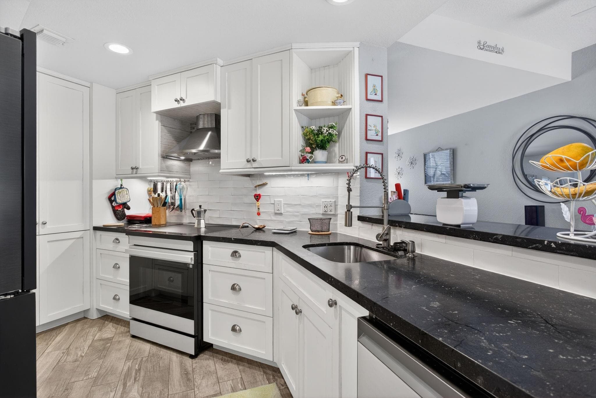 1900 Oceanwalk Lane 138, Lauderdale-By-The-Sea, FL 33062 — photo 5 of 48