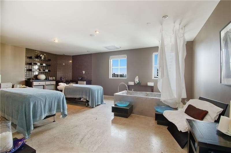 601 N Ft Lauderdale Bch Boulevard 1111, Fort Lauderdale, FL 33304 — photo 17 of 21