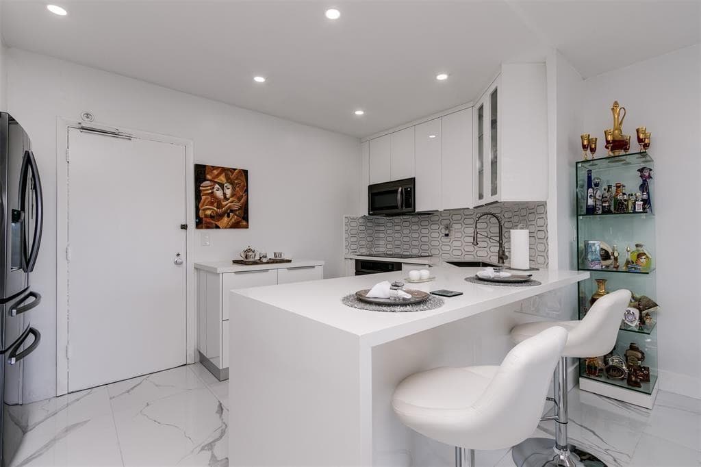 3333 NE 34th Street 304, Fort Lauderdale, FL 33308 — photo 11 of 38
