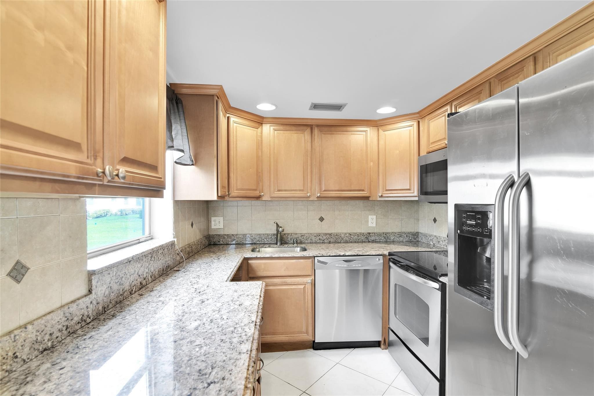 736 Flanders P 736, Delray Beach, FL 33484 — photo 10 of 41