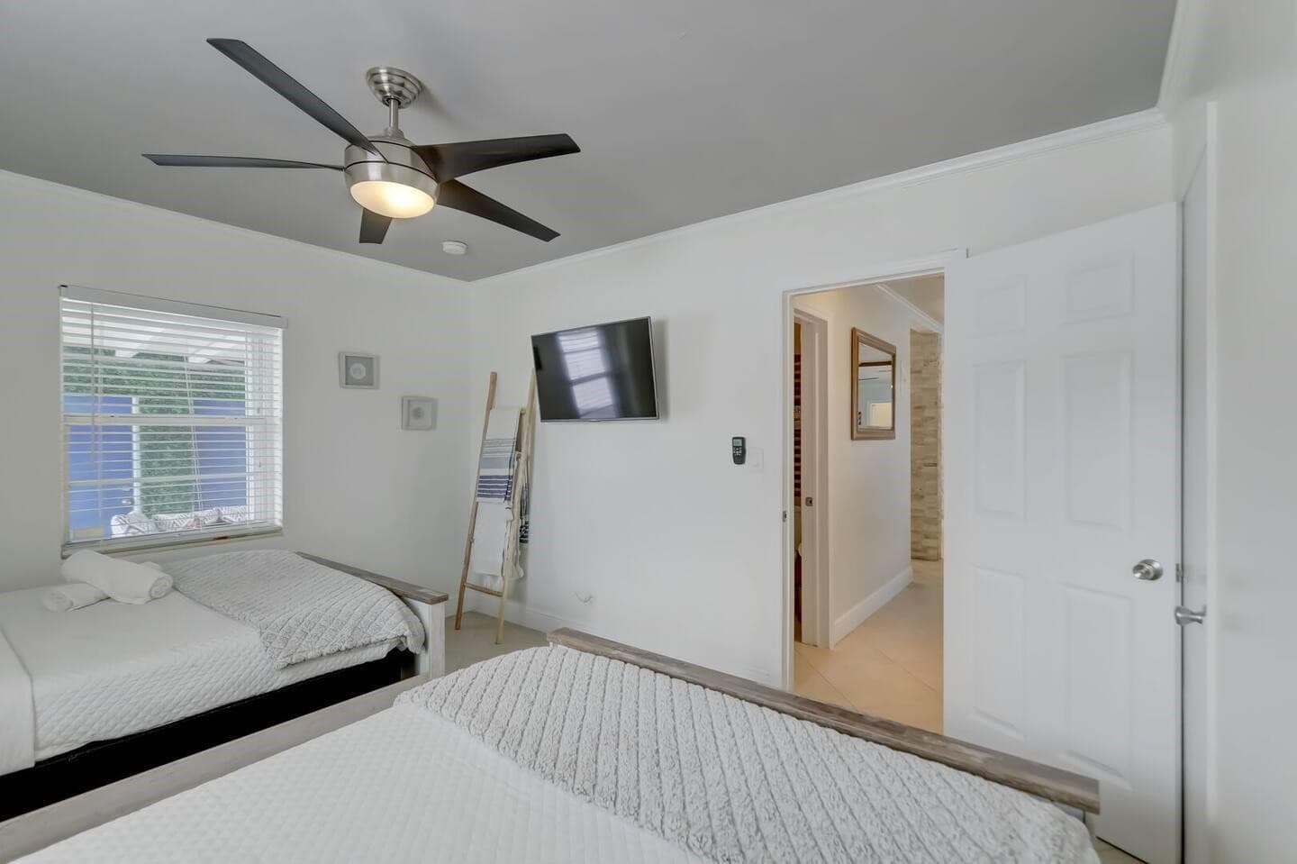 2740 NE 30th Place, Fort Lauderdale, FL 33306 — photo 2 of 22