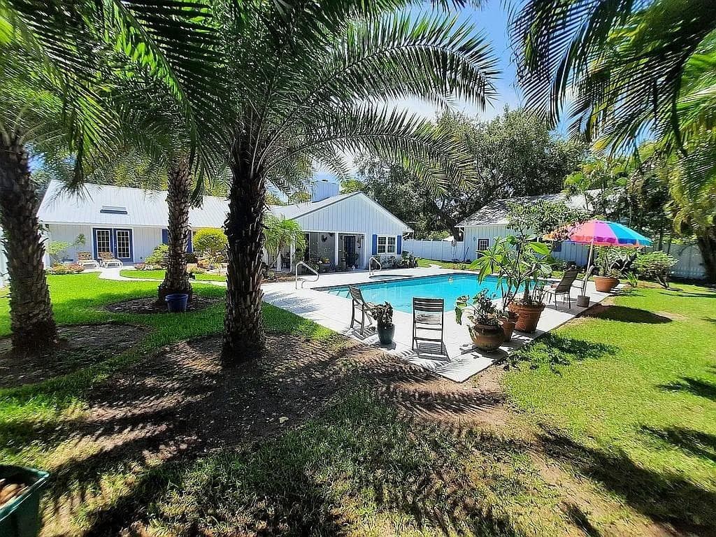 155 31st Avenue, Vero Beach, FL 32968 — photo 1 of 50