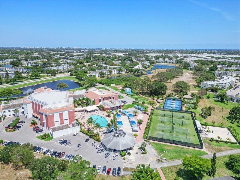 4037 Swansea B 4037, Deerfield Beach, FL 33442 — photo 25 of 36