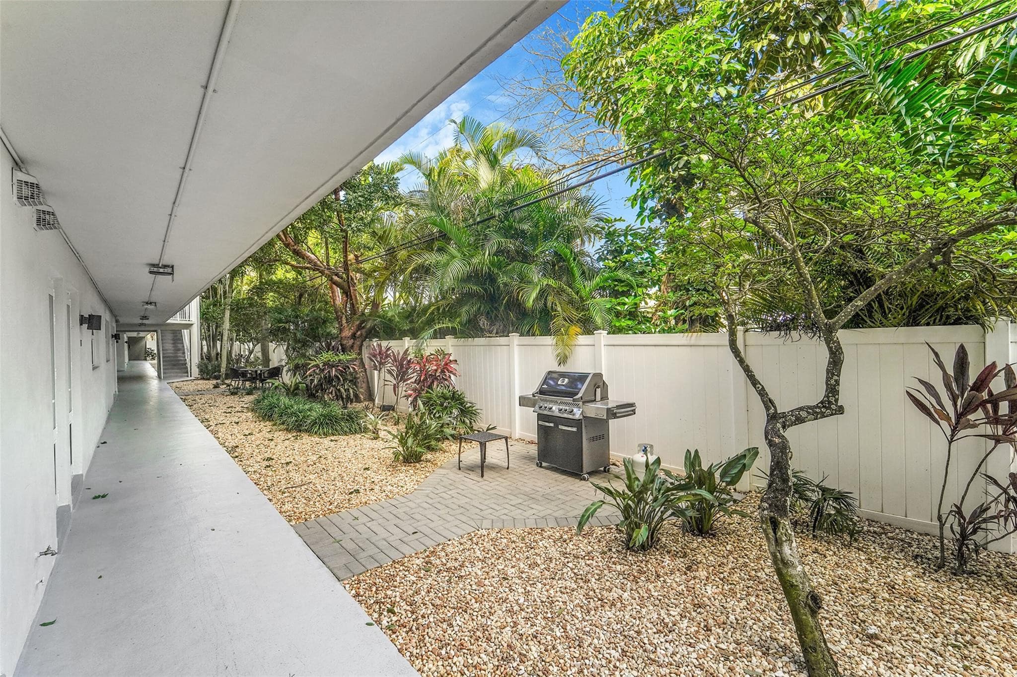 1439 S Ocean Boulevard 105, Lauderdale-By-The-Sea, FL 33062 — photo 23 of 43