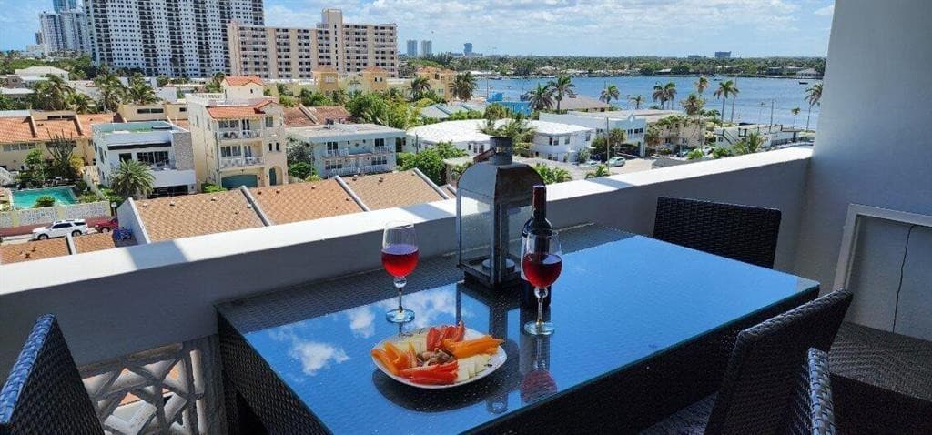 320 S Surf Road 704, Hollywood, FL 33019 — photo 4 of 20