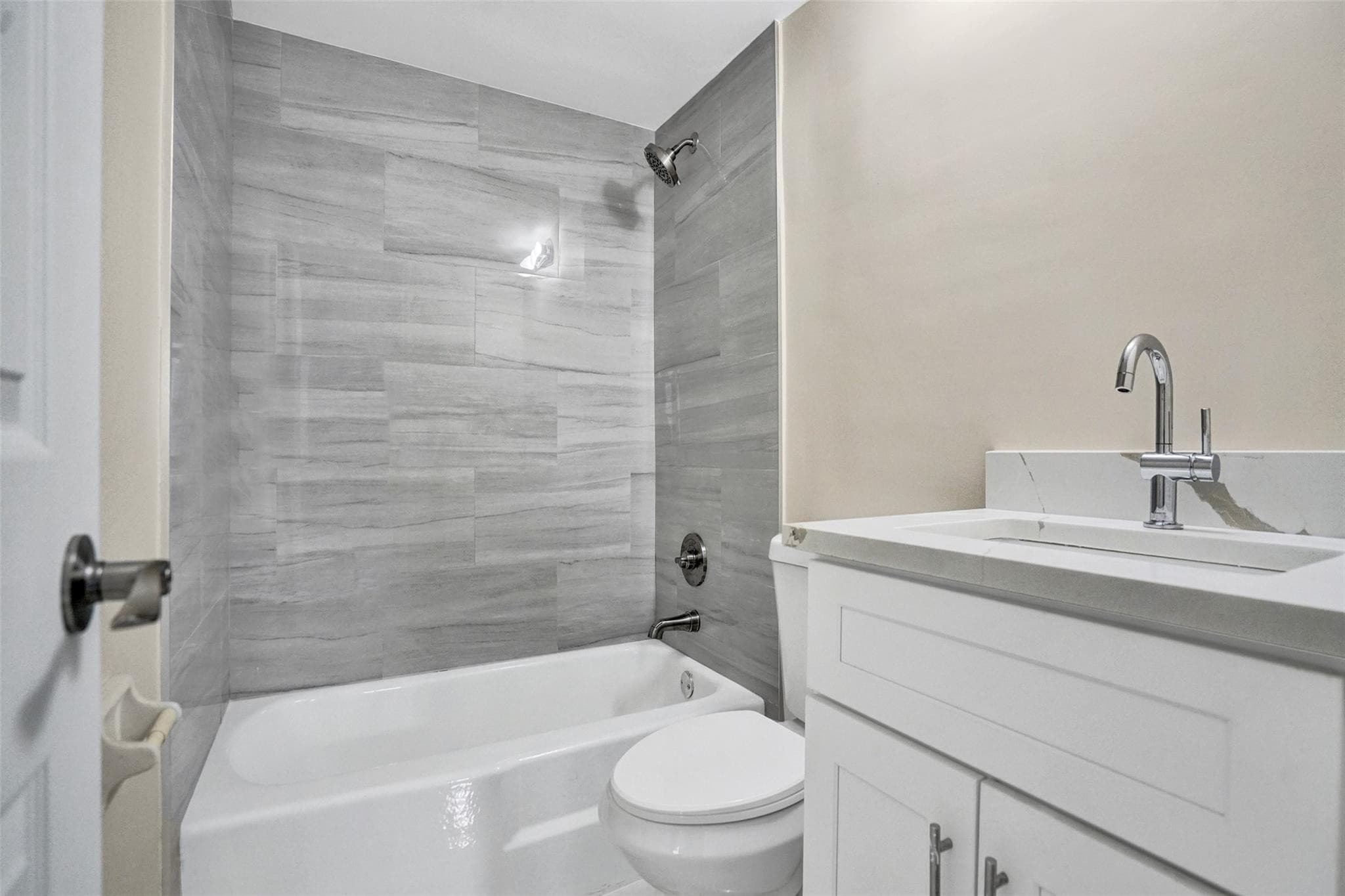 701 Pine Drive 104, Pompano Beach, FL 33060 — photo 10 of 47