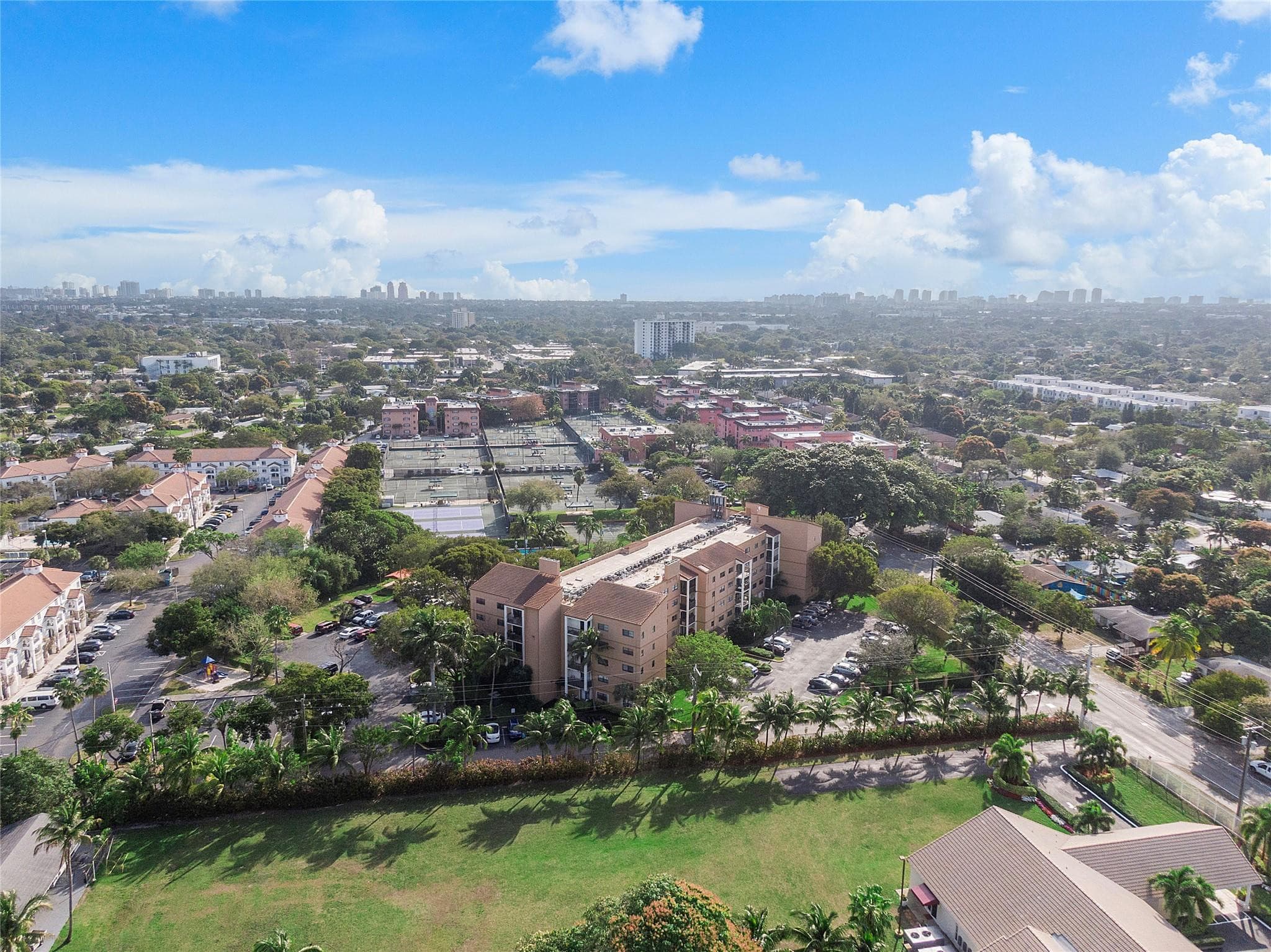 701 NW 19th Street 202, Fort Lauderdale, FL 33311 — photo 17 of 33