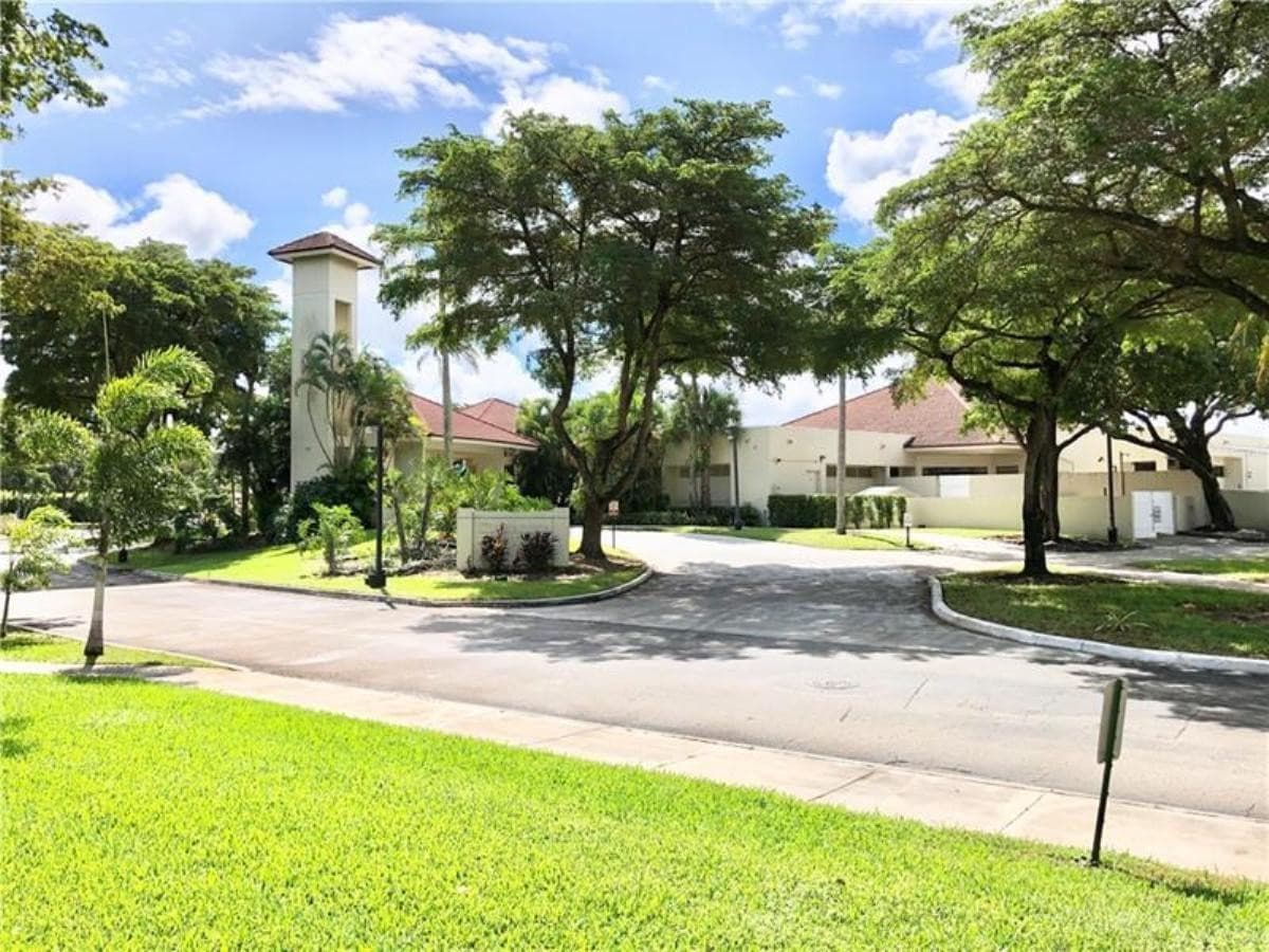 112 Lake Emerald Drive 104, Oakland Park, FL 33309 — photo 18 of 32