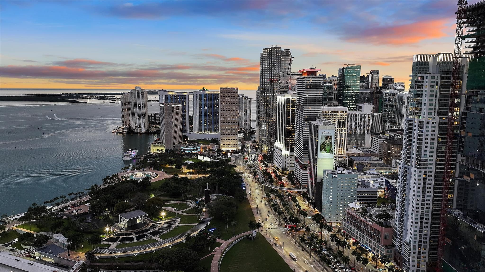 11 NE 6th Street 907, Miami, FL 33132 — photo 1 of 48