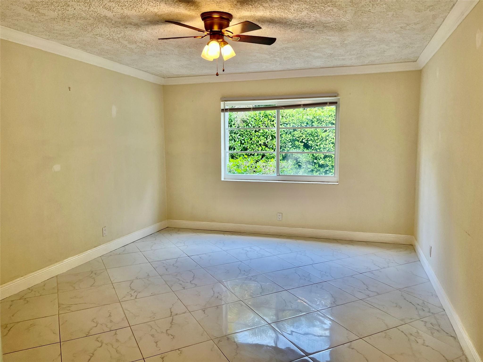 639 W Oakland Park Boulevard 104-D, Oakland Park, FL 33311 — photo 9 of 34
