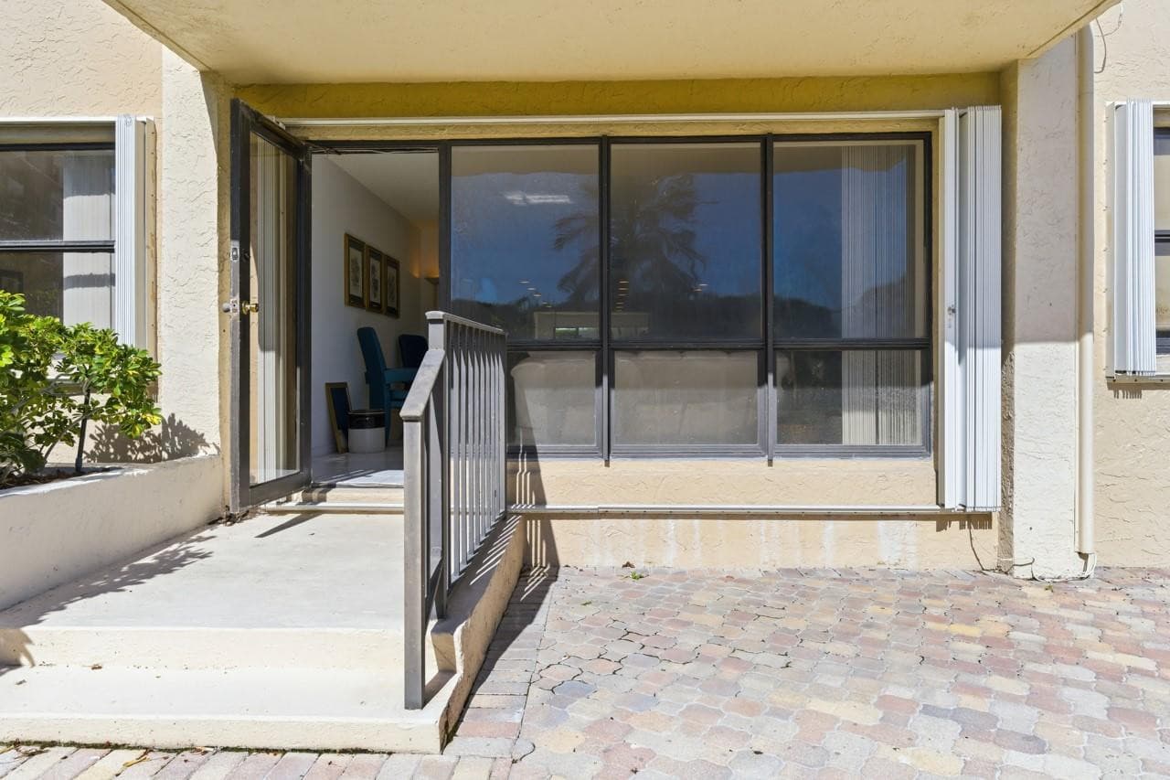 4900 N Ocean Boulevard 303, Lauderdale-By-The-Sea, FL 33308 — photo 22 of 49