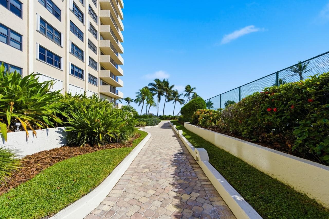 4900 N Ocean Boulevard 303, Lauderdale-By-The-Sea, FL 33308 — photo 24 of 49