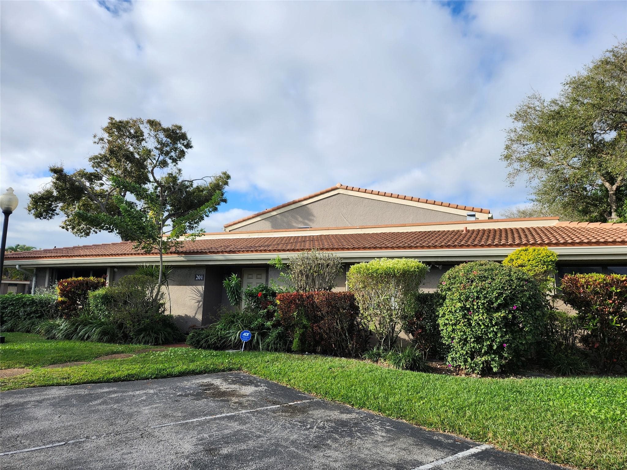 201 Dunwoody Lane 17-87, Hollywood, FL 33021 — photo 1 of 32
