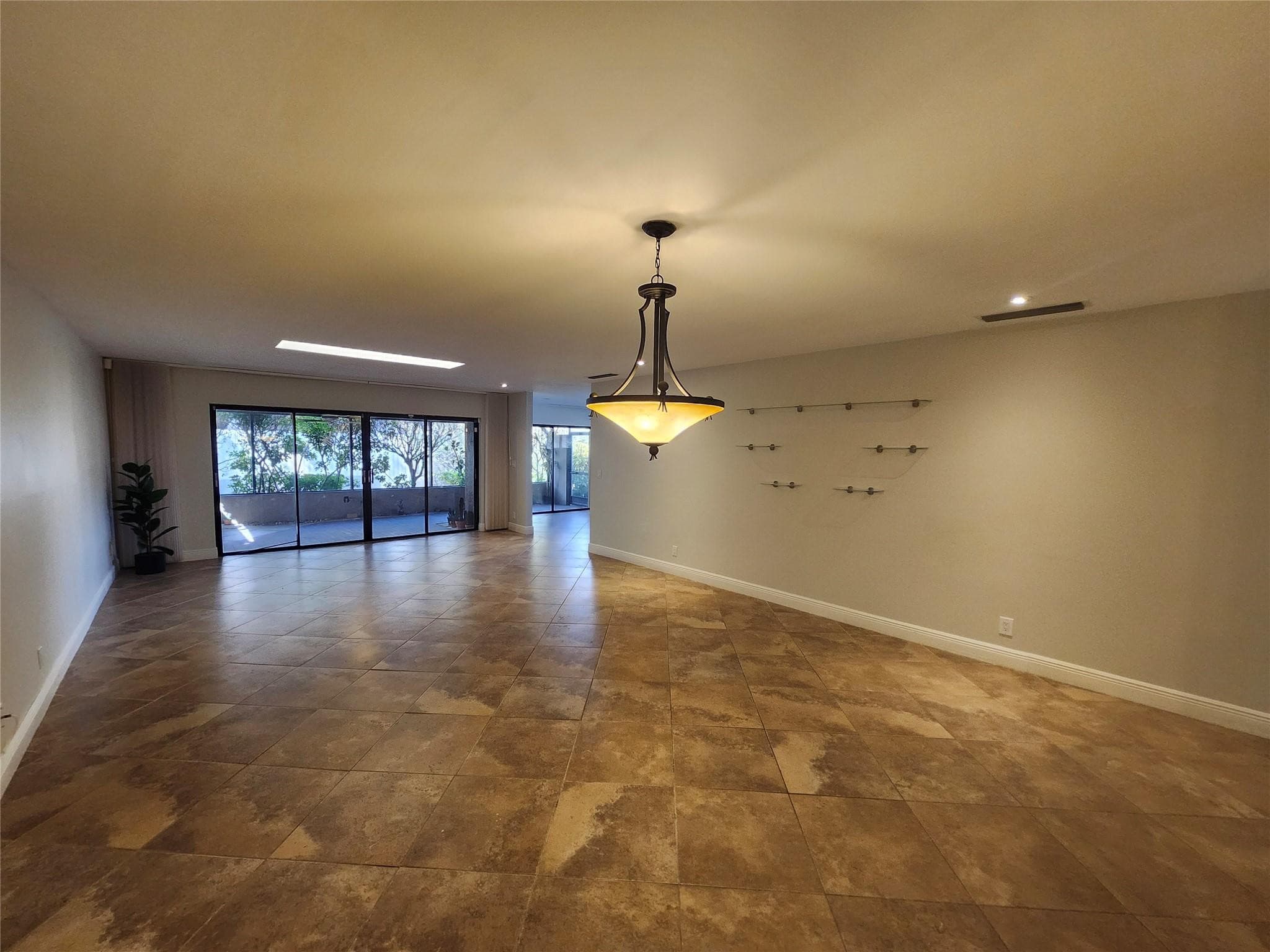 201 Dunwoody Lane 17-87, Hollywood, FL 33021 — photo 8 of 32