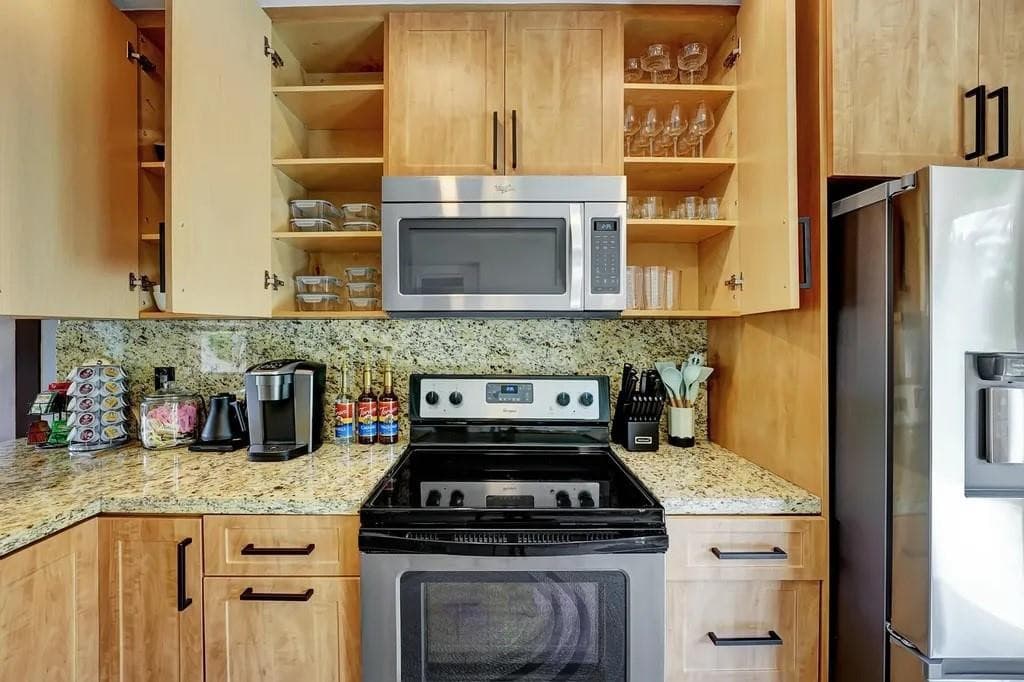 820 NE 17th Street, Fort Lauderdale, FL 33305 — photo 19 of 33