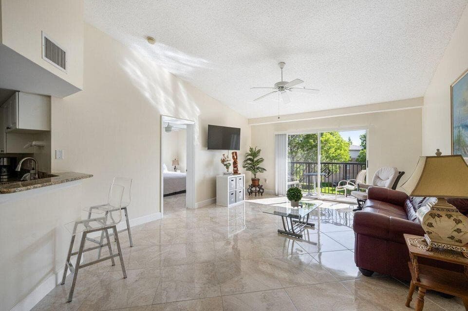 1100 Crestwood Court 1110, Royal Palm Beach, FL 33411 — photo 4 of 24