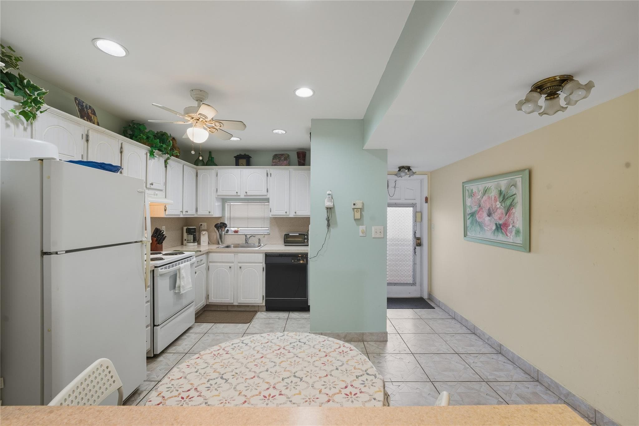 691 S Hollybrook Drive 304, Pembroke Pines, FL 33025 — photo 7 of 60