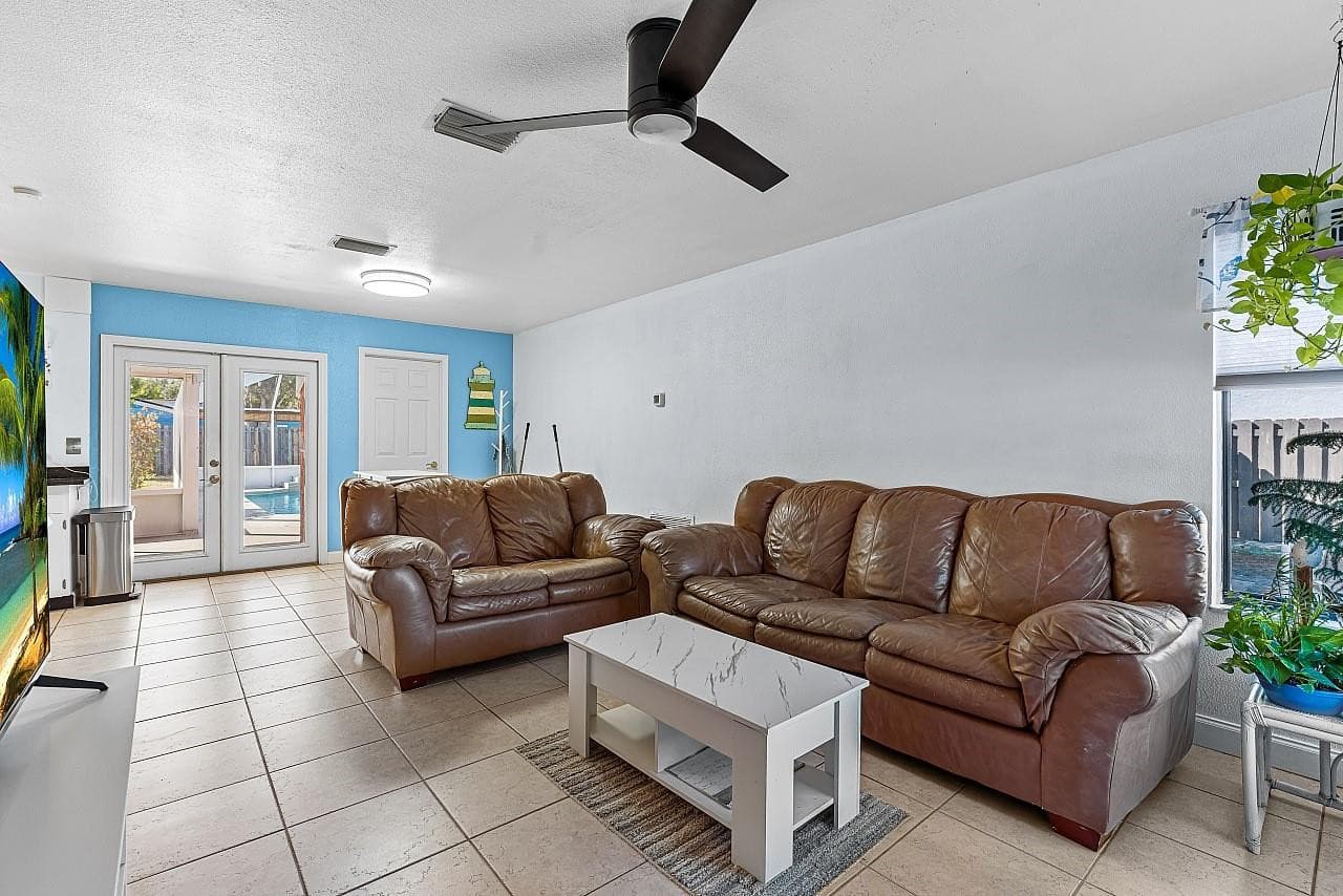 1085 24th Place, Vero Beach, FL 32962 — photo 8 of 31