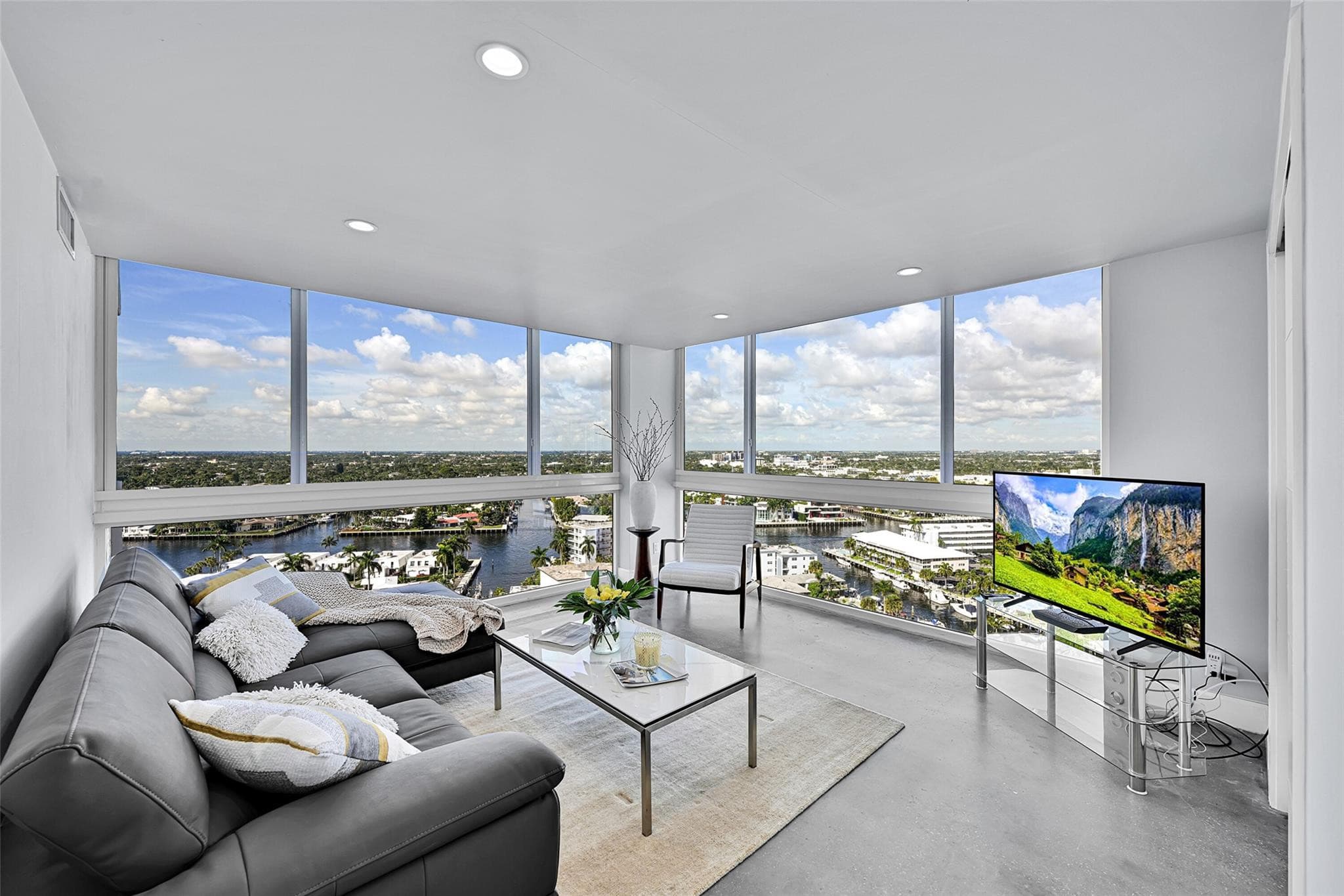 2715 N Ocean Boulevard 18e, Fort Lauderdale, FL 33308 — photo 2 of 27