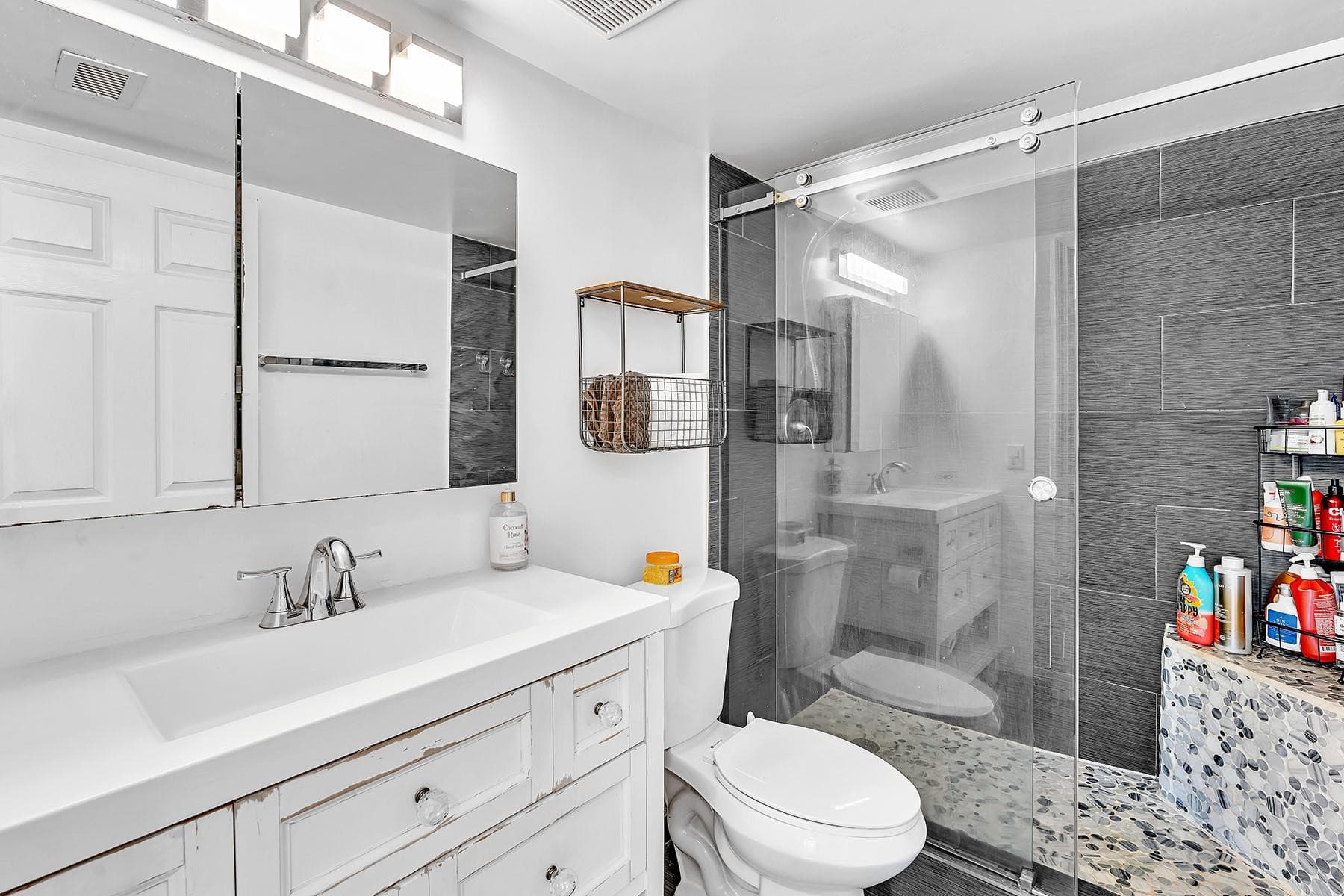 2131 SE 10th Avenue 1117, Fort Lauderdale, FL 33316 — photo 5 of 29